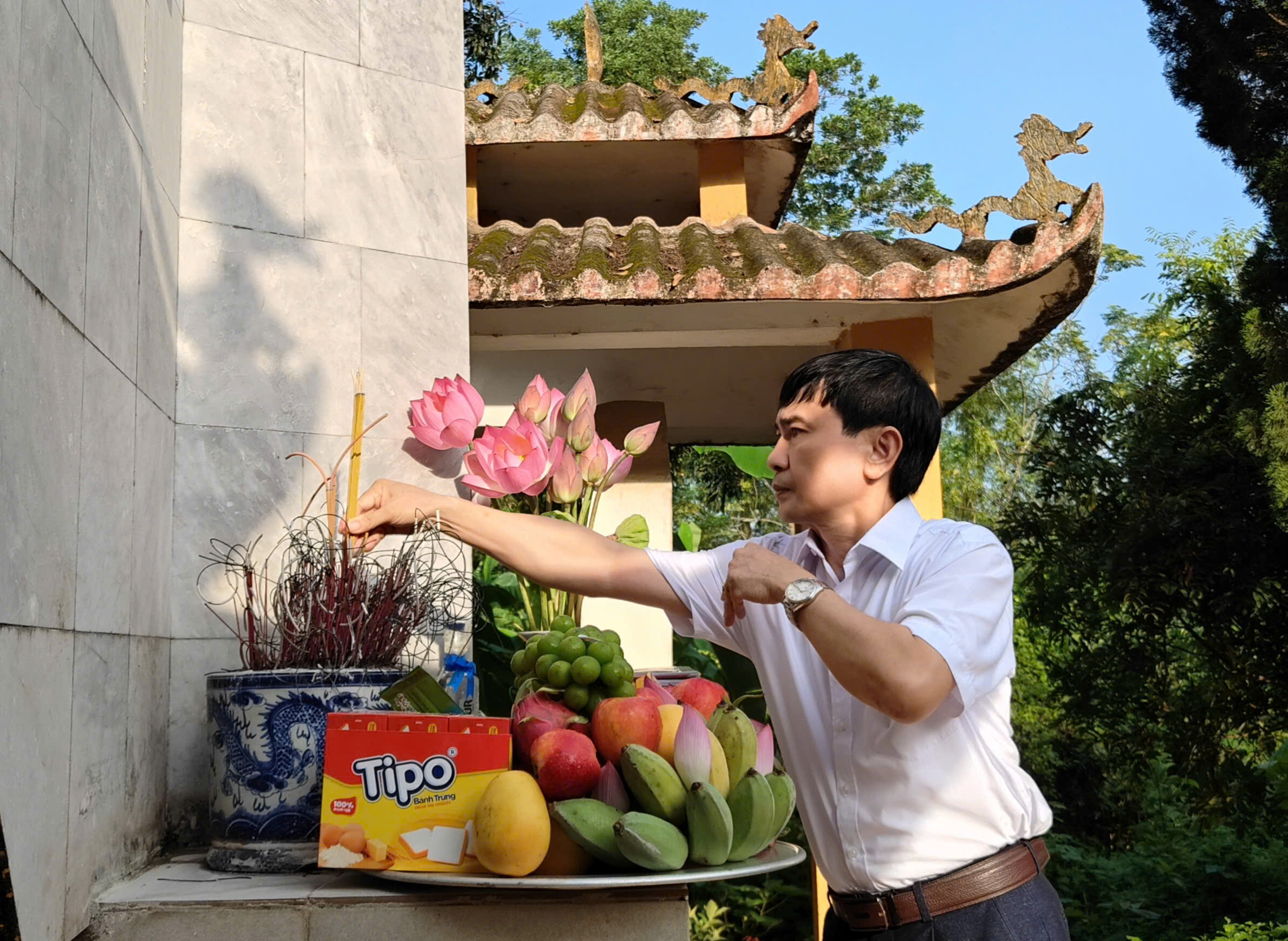 Anh-tin-bai